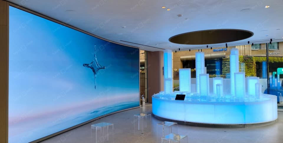 Светодиодный экран с малым шагом пикселя для офиса продаж LEGENDA